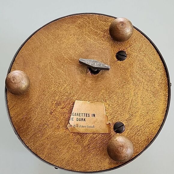 Vintage Musical Powder Puff Box - Picture 6 of 8